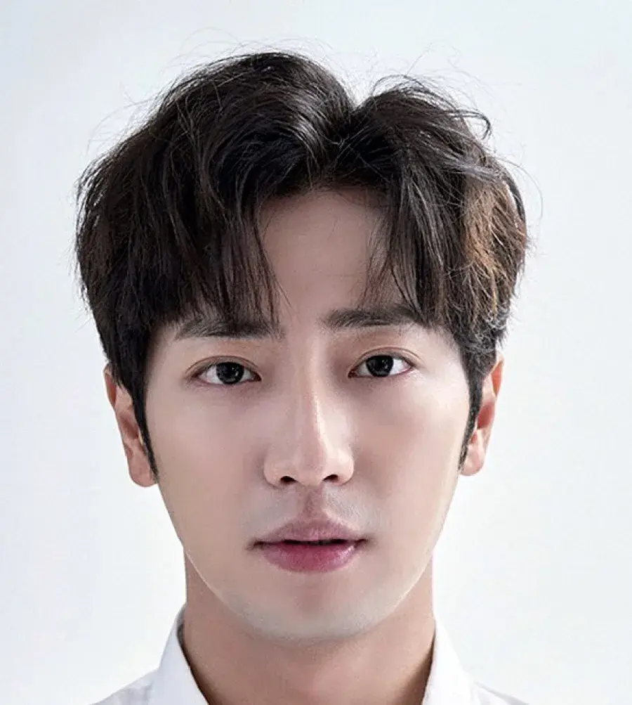 بیوگرافی Lee Sang Yeob