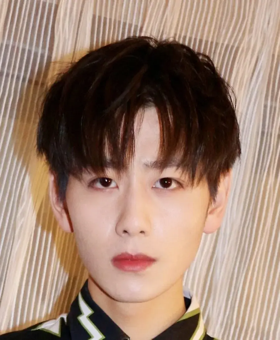 بیوگرافی  Unknown