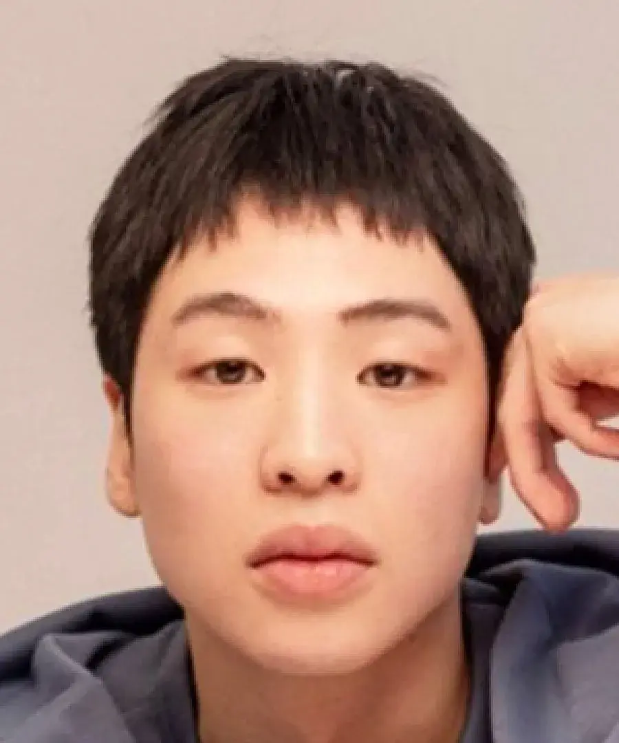 بیوگرافی Yoon Jung Hoon