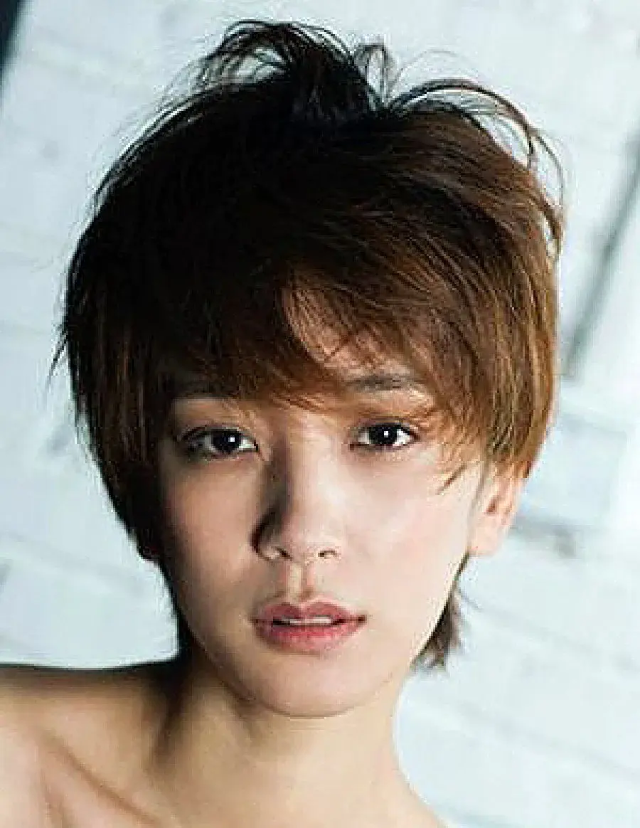 بیوگرافی Xie Xin Tong