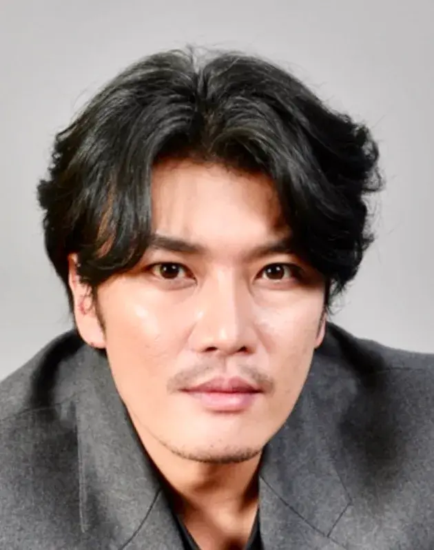 بیوگرافی Kim Yoon Sung