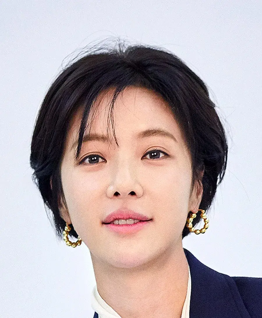 بیوگرافی Hwang Jung Eum