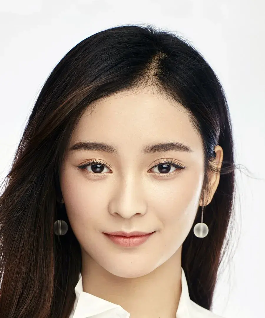 بیوگرافی Wang Yi Fei