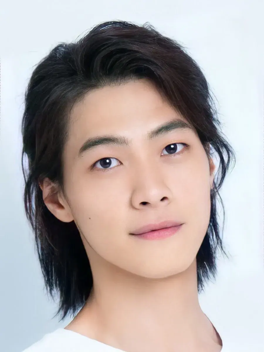 بیوگرافی Jiang Yun Lin