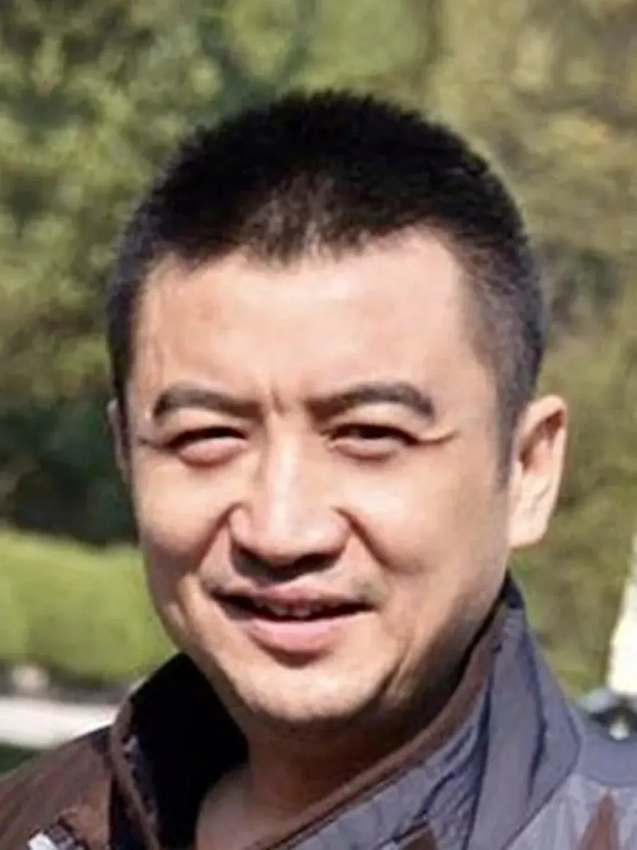 بیوگرافی Hong Wei