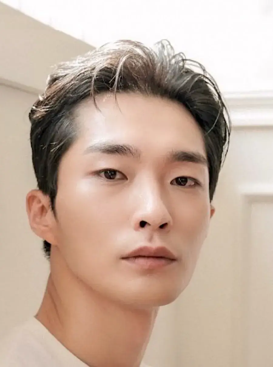 بیوگرافی Jang Won Hyung