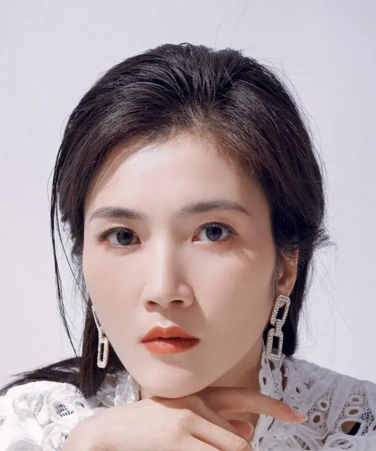 بیوگرافی Yang Shu Mi