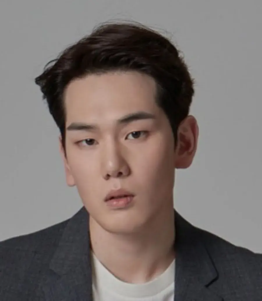 بیوگرافی Lee Joon Woo