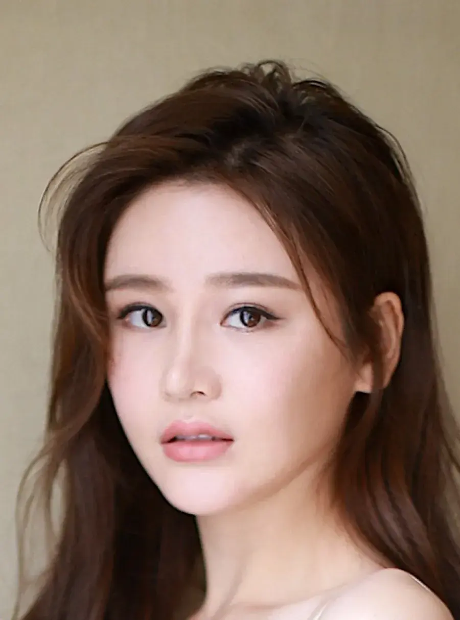 بیوگرافی Qiu Yi Nong