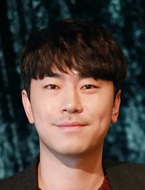 بیوگرافی Lee Bo Yeon