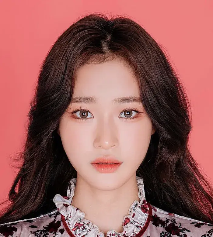 بیوگرافی Song Chae Yun