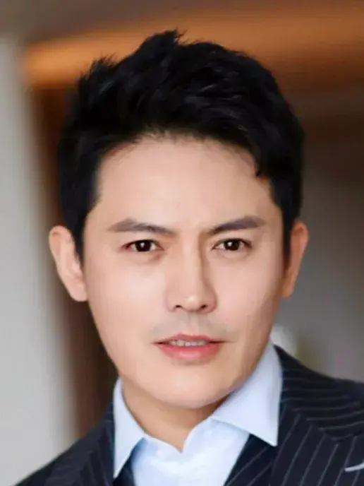 بیوگرافی Cui Peng