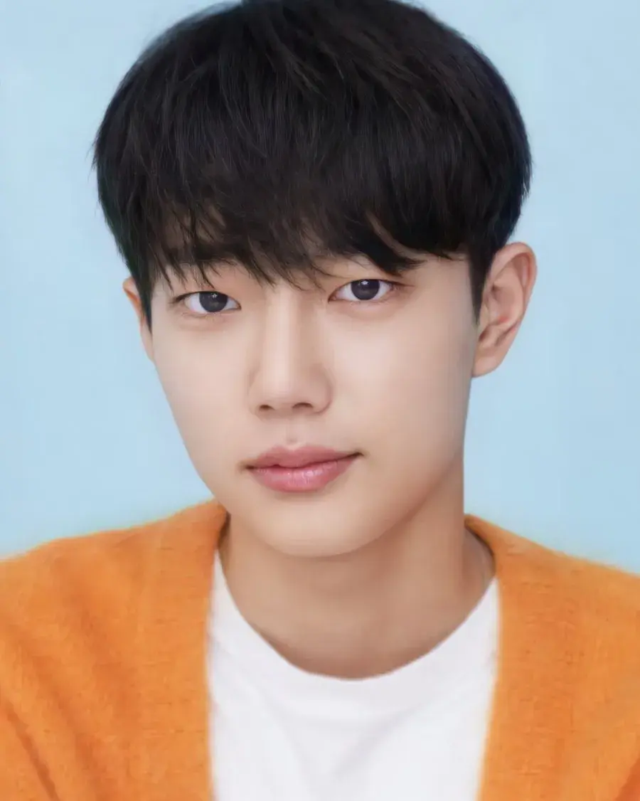 بیوگرافی Jo Joon Young