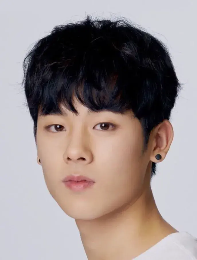 بیوگرافی Lee Kwan Min