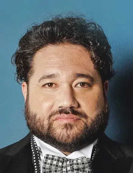 بیوگرافی  