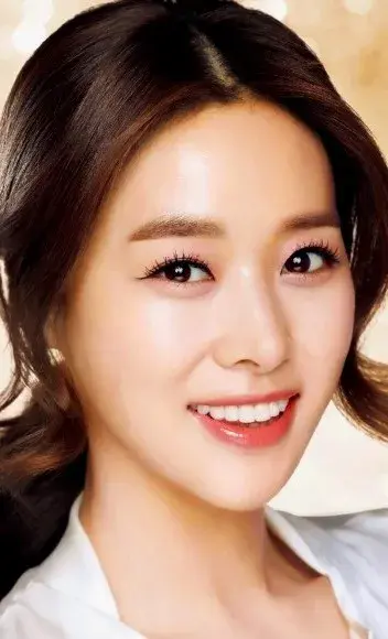 بیوگرافی Jang Shin Young