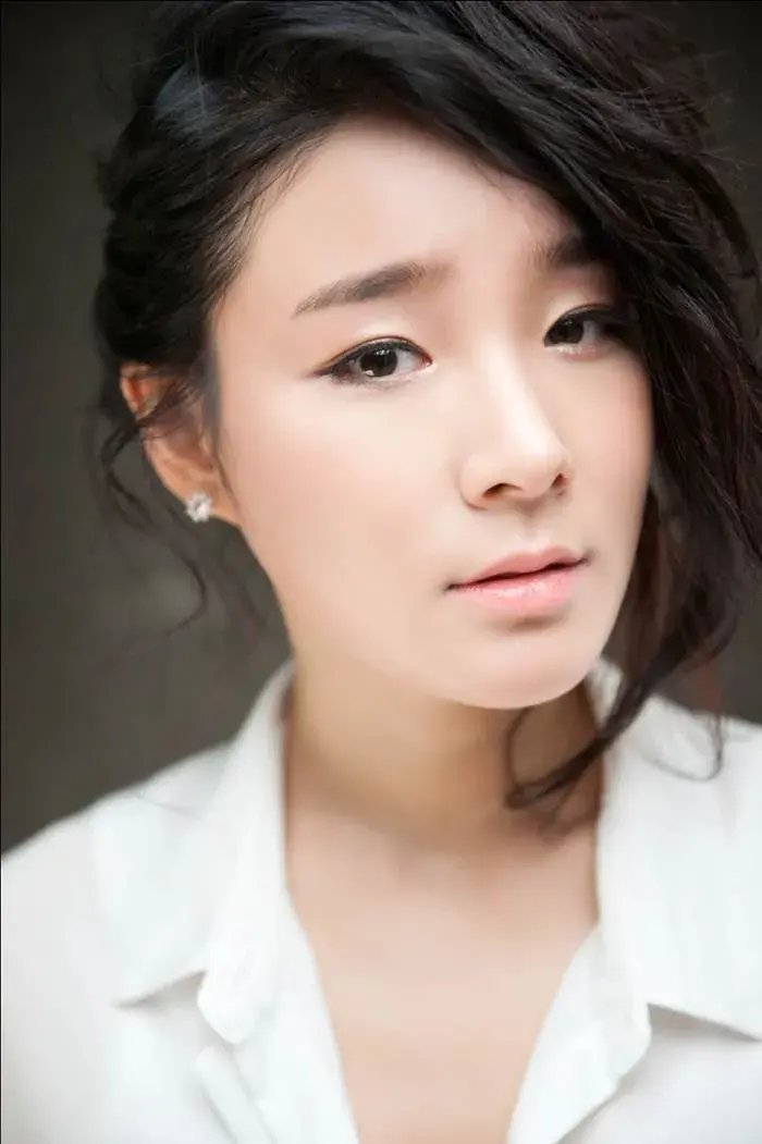 بیوگرافی Lee Ga Kyung