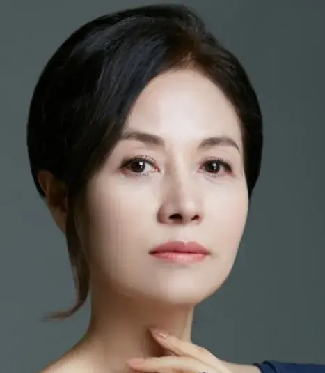بیوگرافی Lee Deok Hee