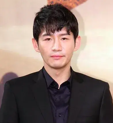 بیوگرافی Lee Byung Hoon
