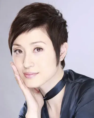 بیوگرافی Chan Monica