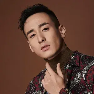 بیوگرافی Ren Bin