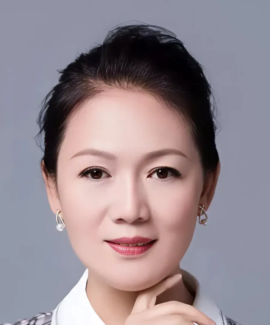 بیوگرافی She Yi Tong