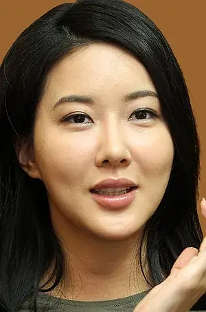 بیوگرافی Jang Mi In Ae