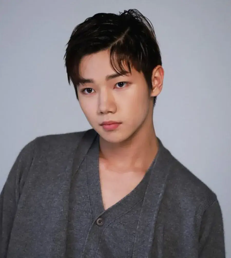 بیوگرافی Kang Tae Woo