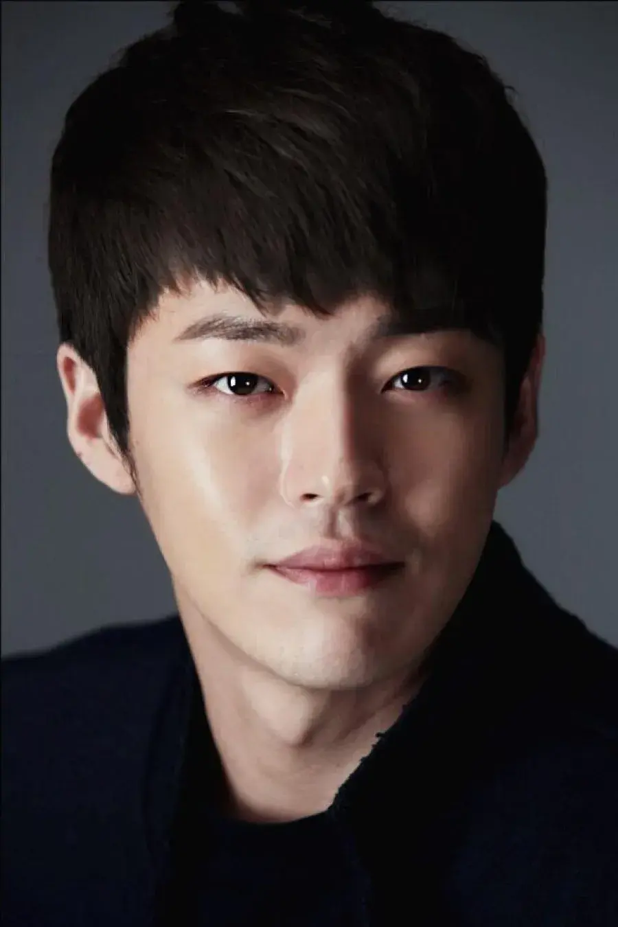 بیوگرافی Choi Ji Woong