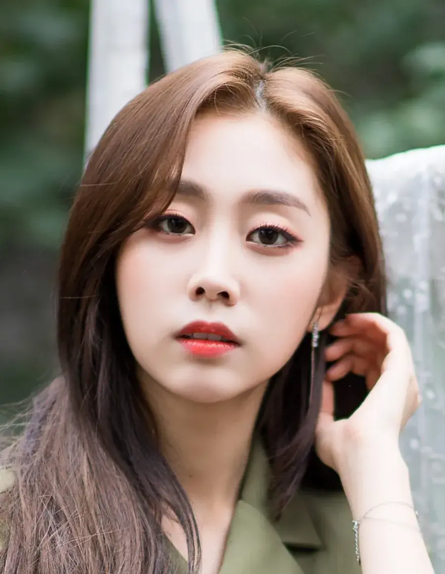 بیوگرافی Seo Ji Soo