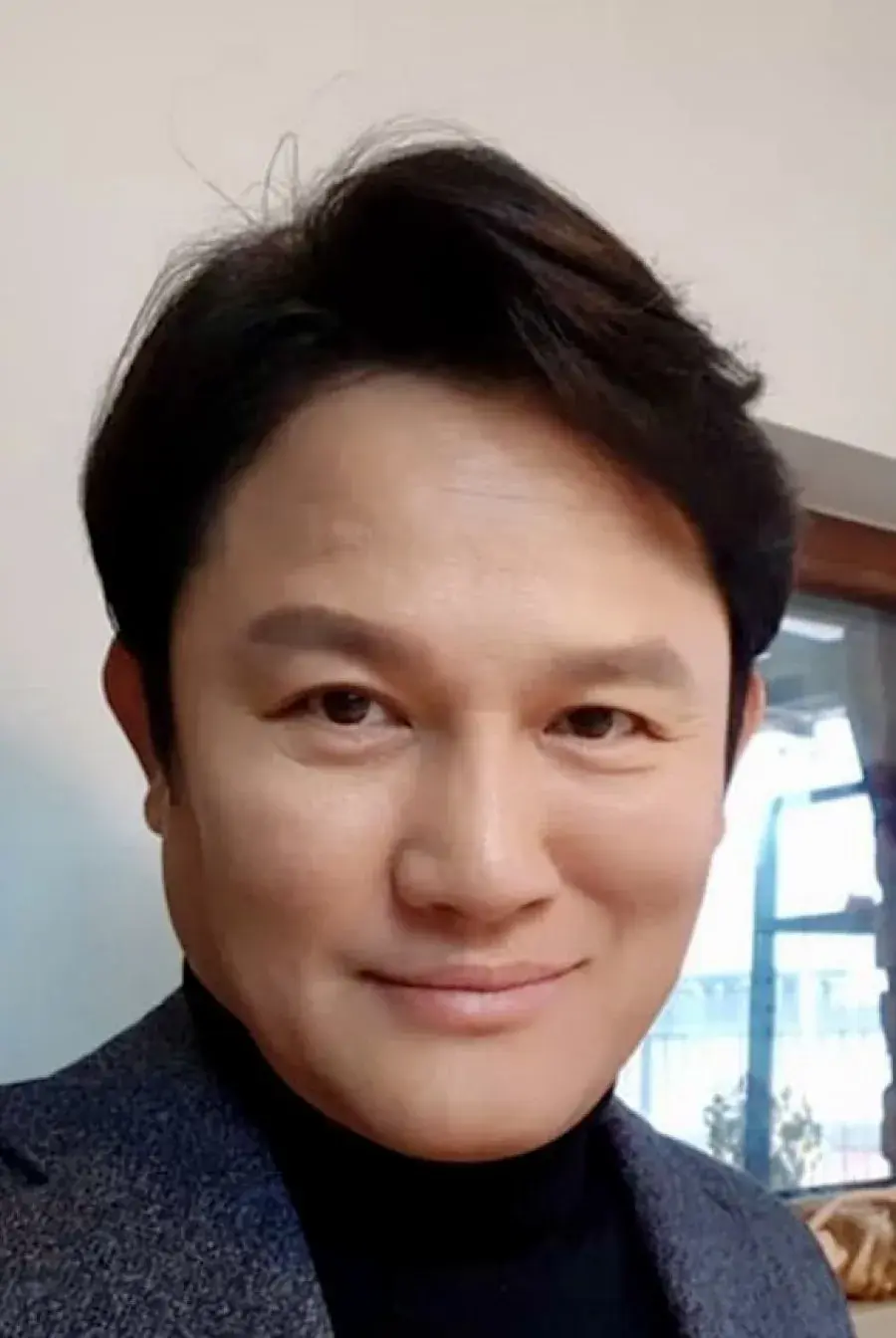 بیوگرافی Kang Sung Jin