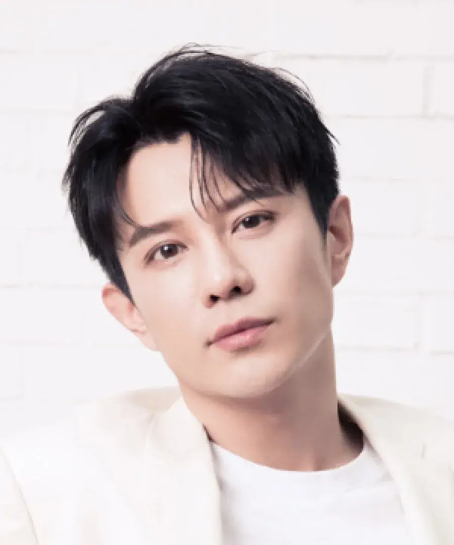 بیوگرافی Yang Tong