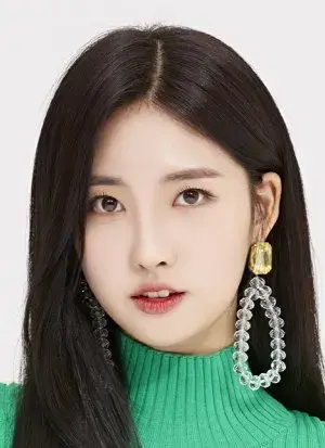 بیوگرافی Kim Si Hyeon