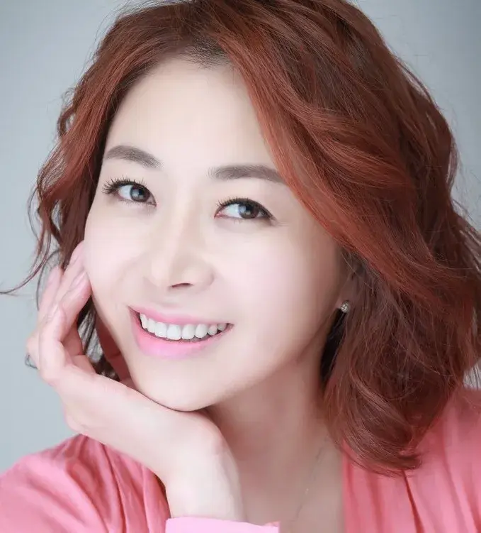 بیوگرافی Hwang Hyun In