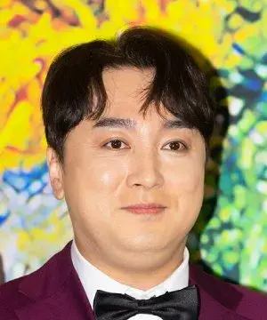 بیوگرافی Hwang Je Sung