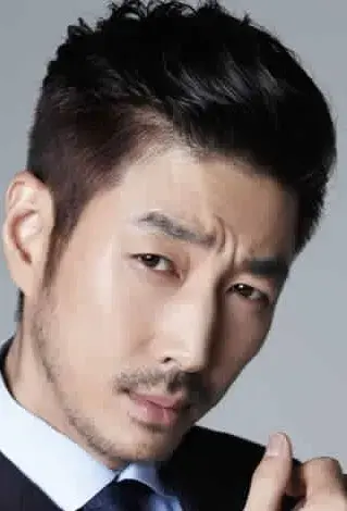 بیوگرافی Yoon Tae Young