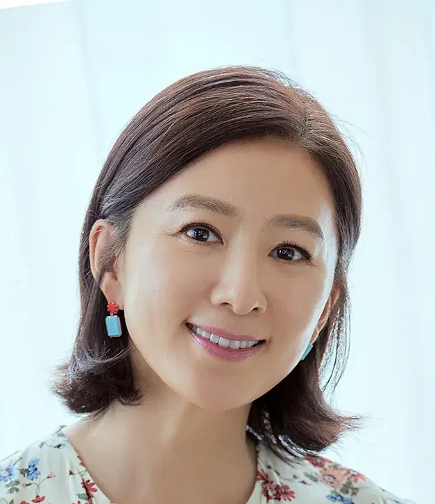 بیوگرافی Kim Hee Ae