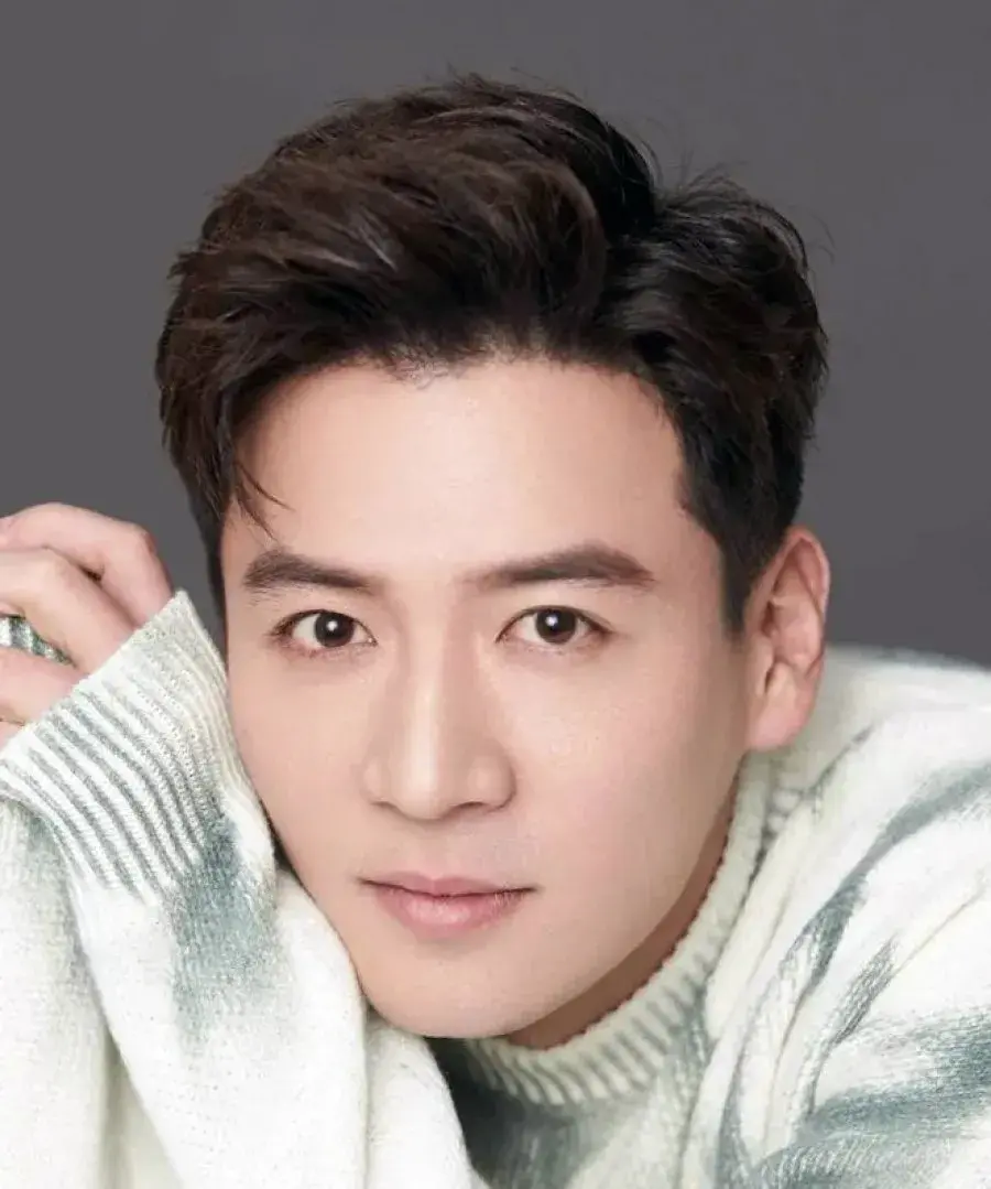 بیوگرافی Wei Qian Xiang