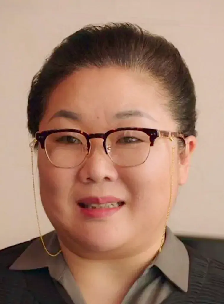 بیوگرافی Yoon Ga Hyun