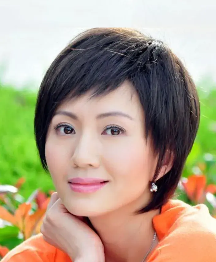 بیوگرافی Lu Ling