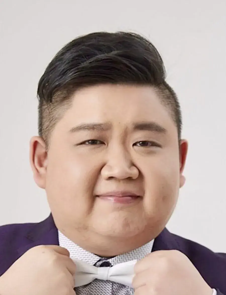 بیوگرافی Zhang Yi Qian