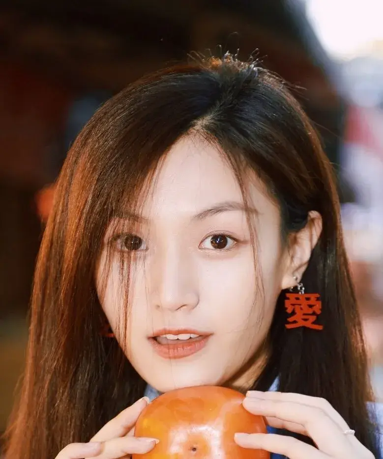 بیوگرافی Si Yu Tong