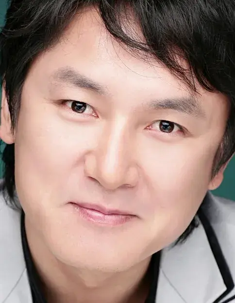 بیوگرافی Yoon Yong Hyun