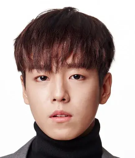 بیوگرافی Lee Hyun Woo