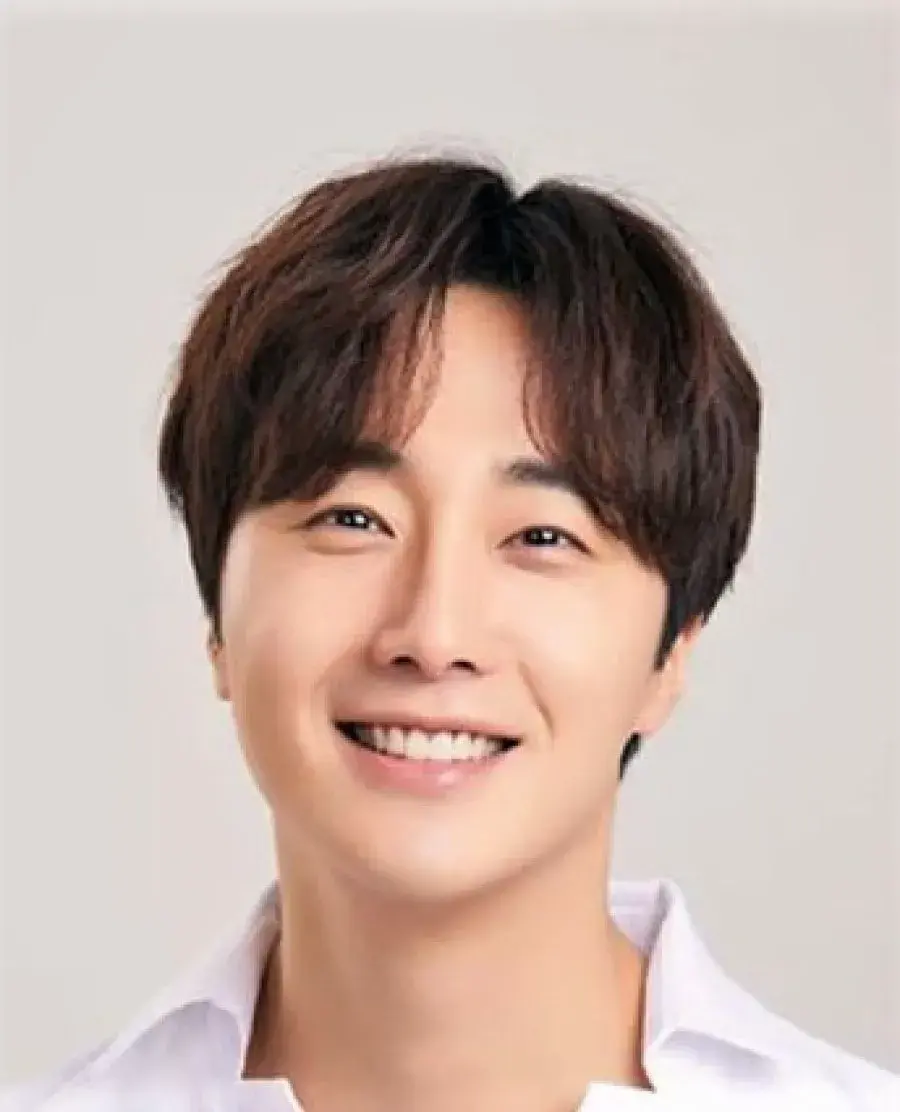بیوگرافی Jung Il Woo