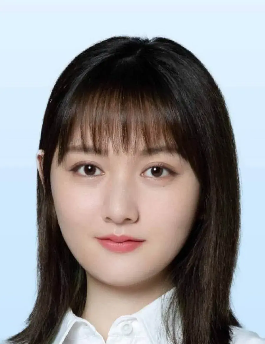 بیوگرافی Dong Si Yi