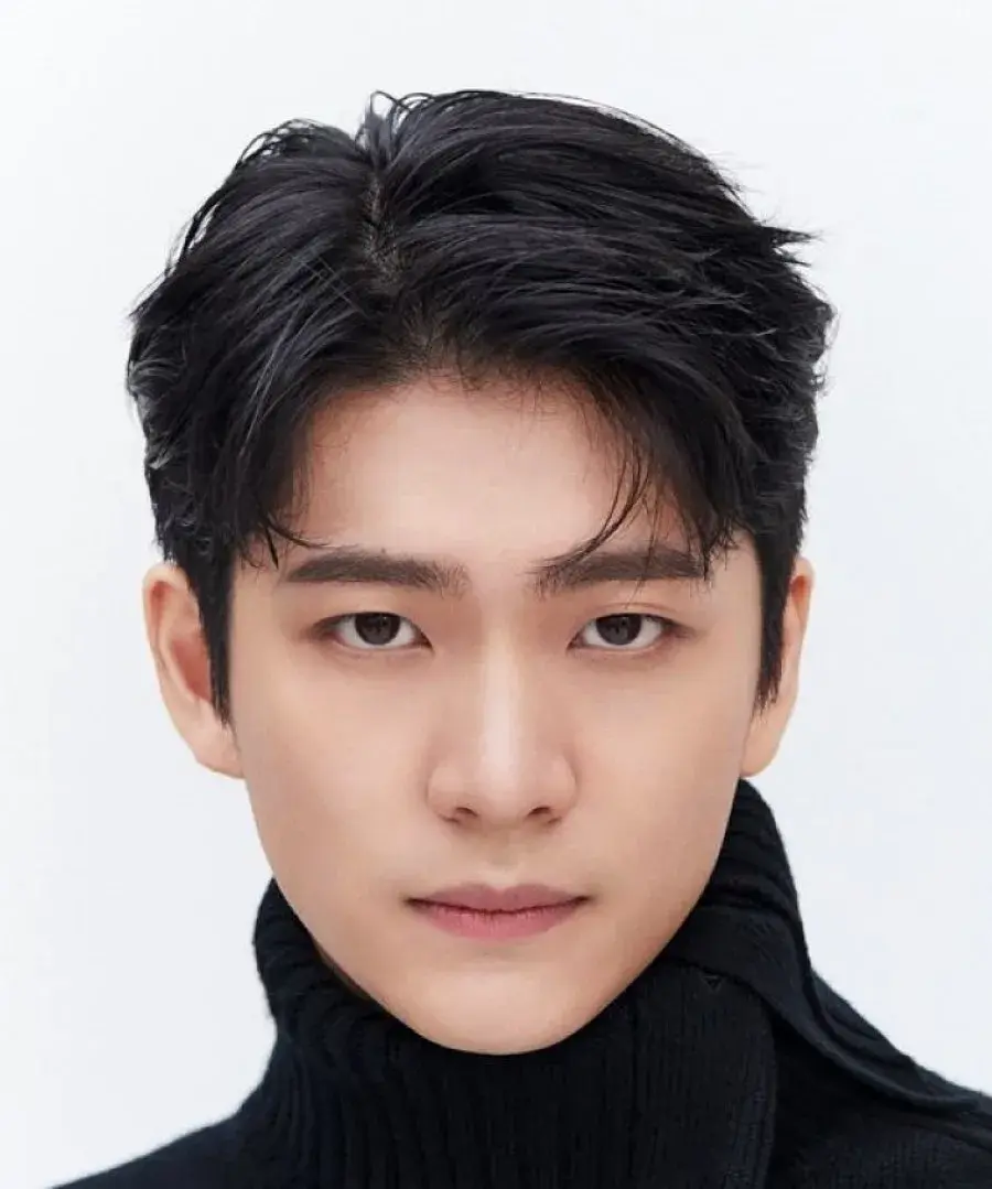 بیوگرافی Kim Yoon Hwan