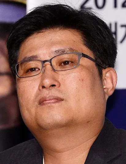 بیوگرافی Kim Hwi