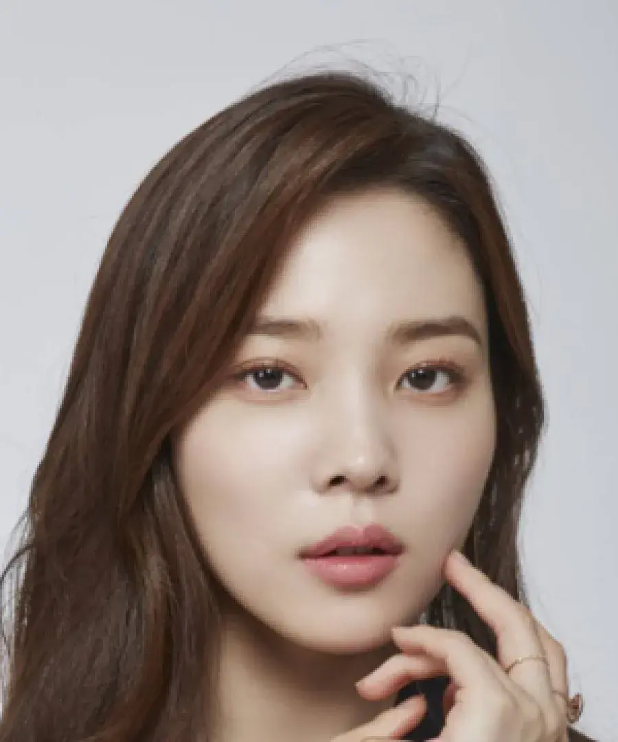 بیوگرافی Yoon So Hee