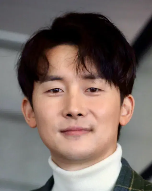 بیوگرافی Kim Joon Han